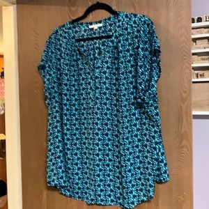 Short sleeve blouse turquoise with navy print